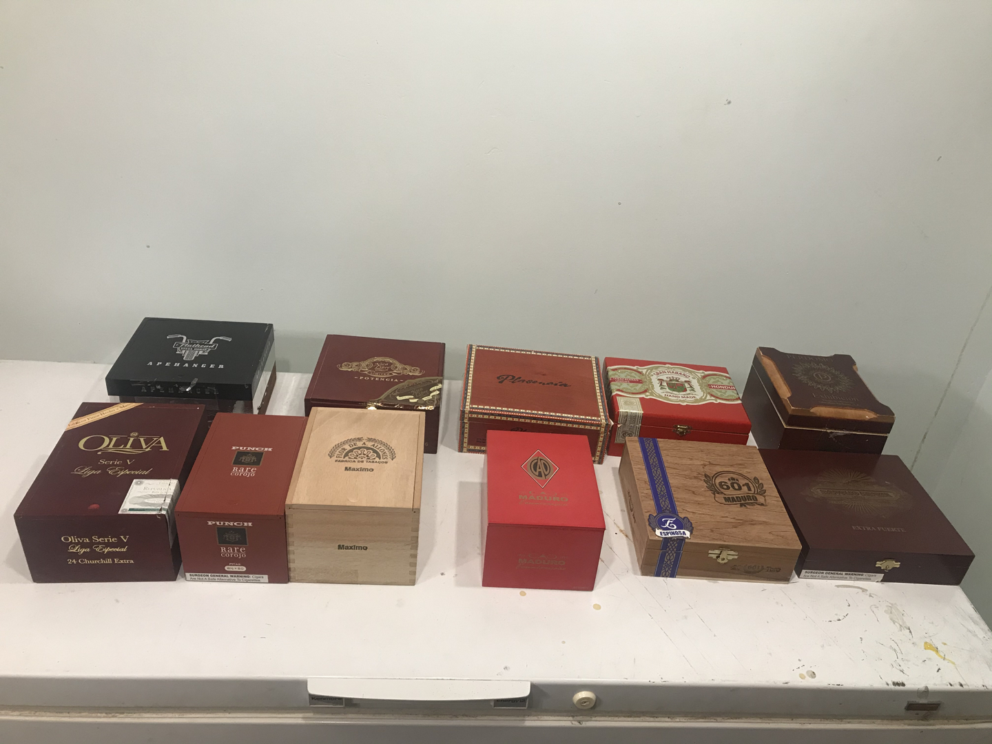 Lot of cigar wood boxes thumbnail