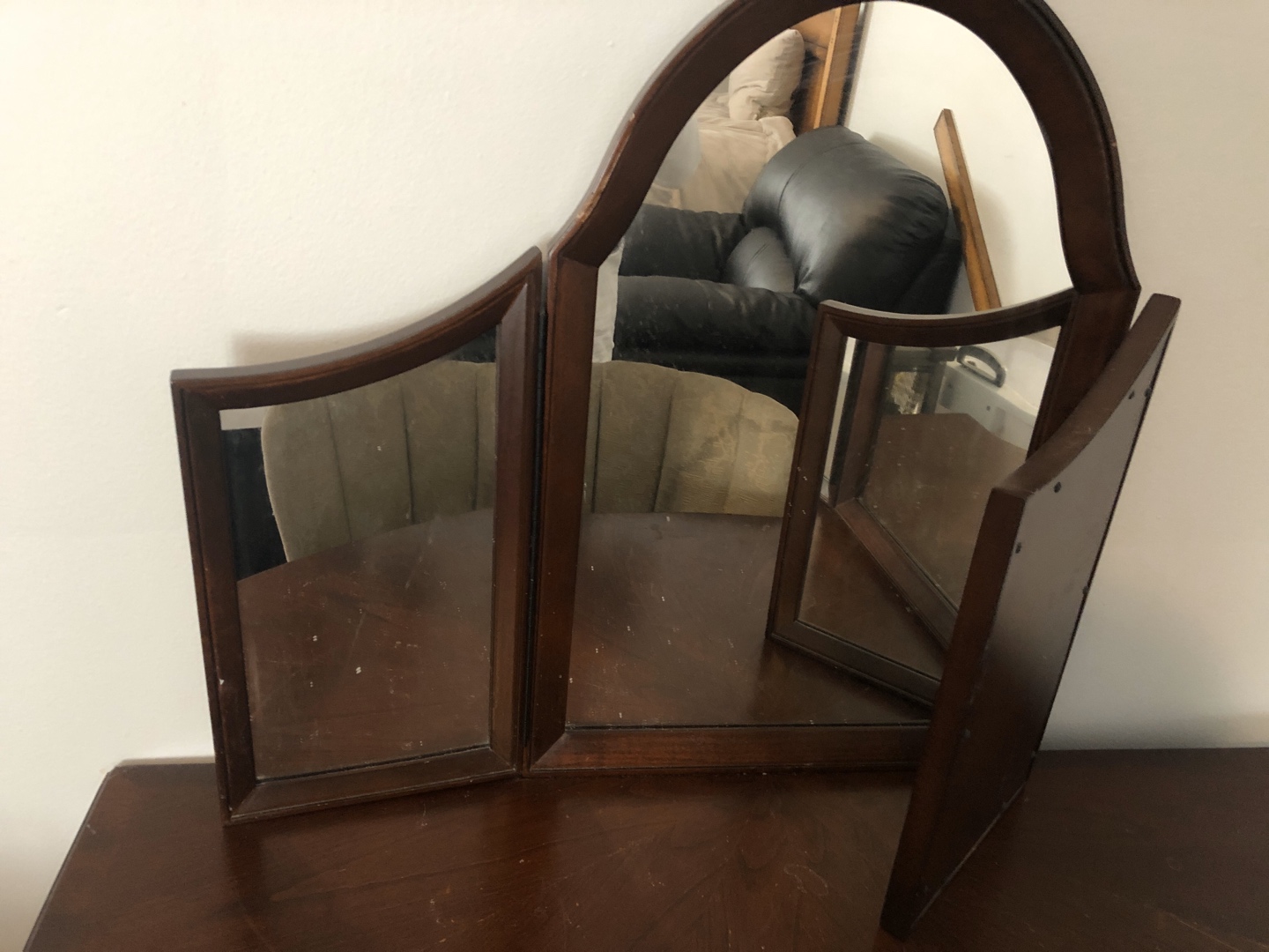 Dresser table with mirror - photo 3