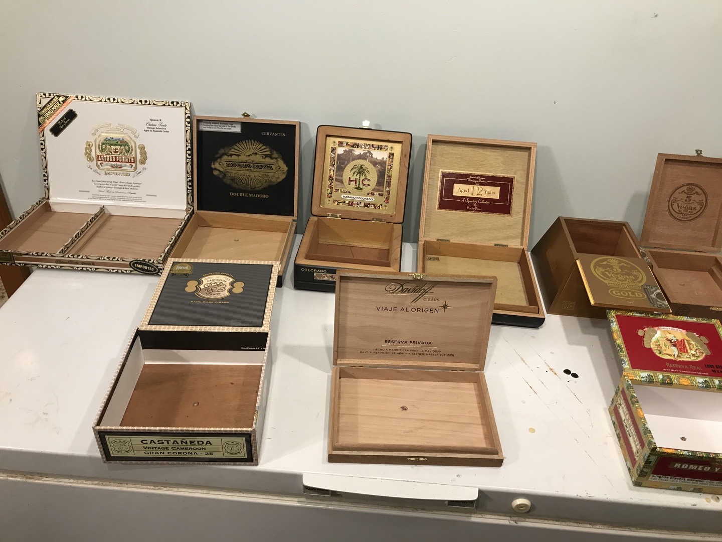 Lot of wood cigar boxes  - photo 4