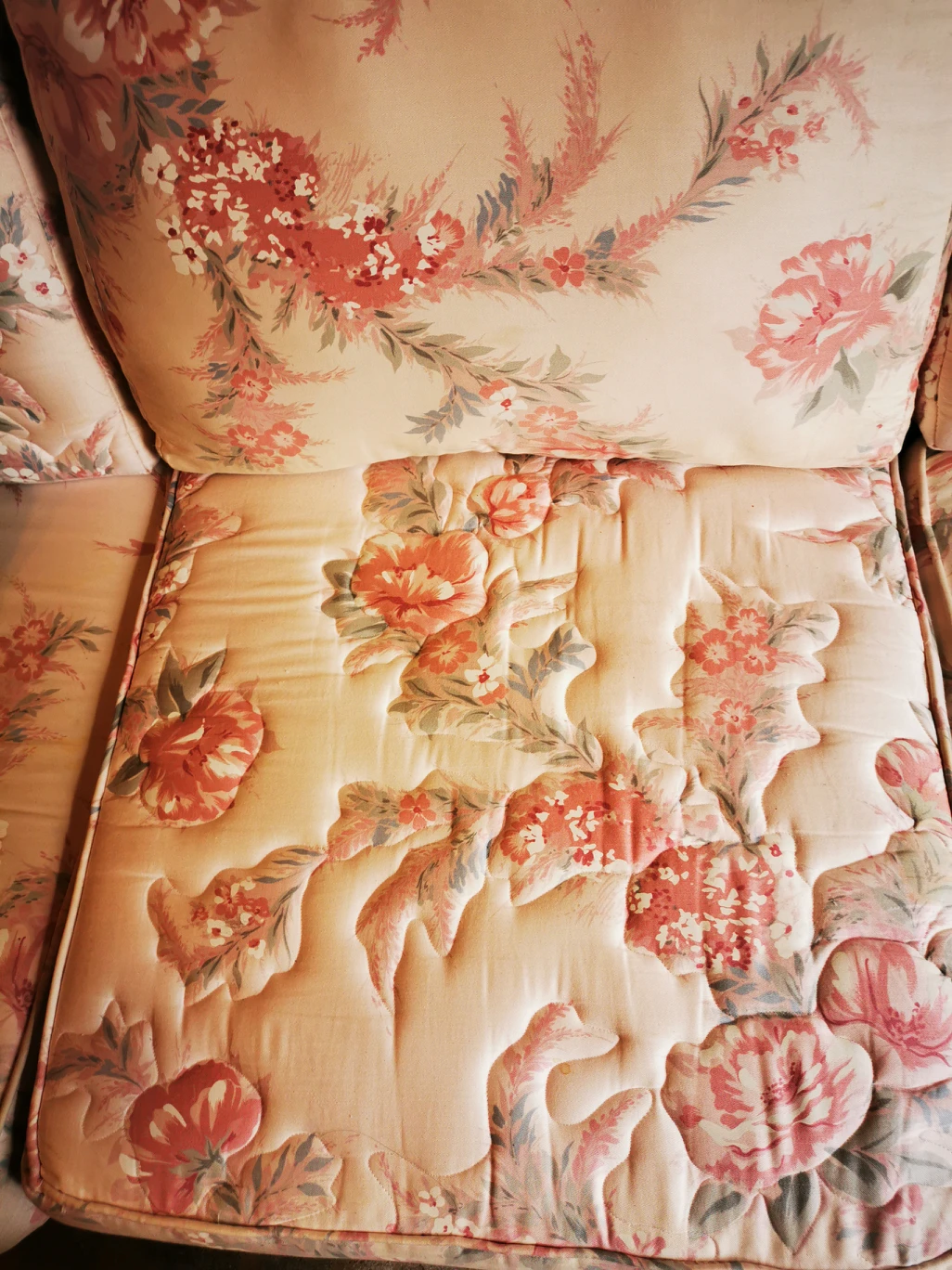 comfy Sofa (sold) - photo 5