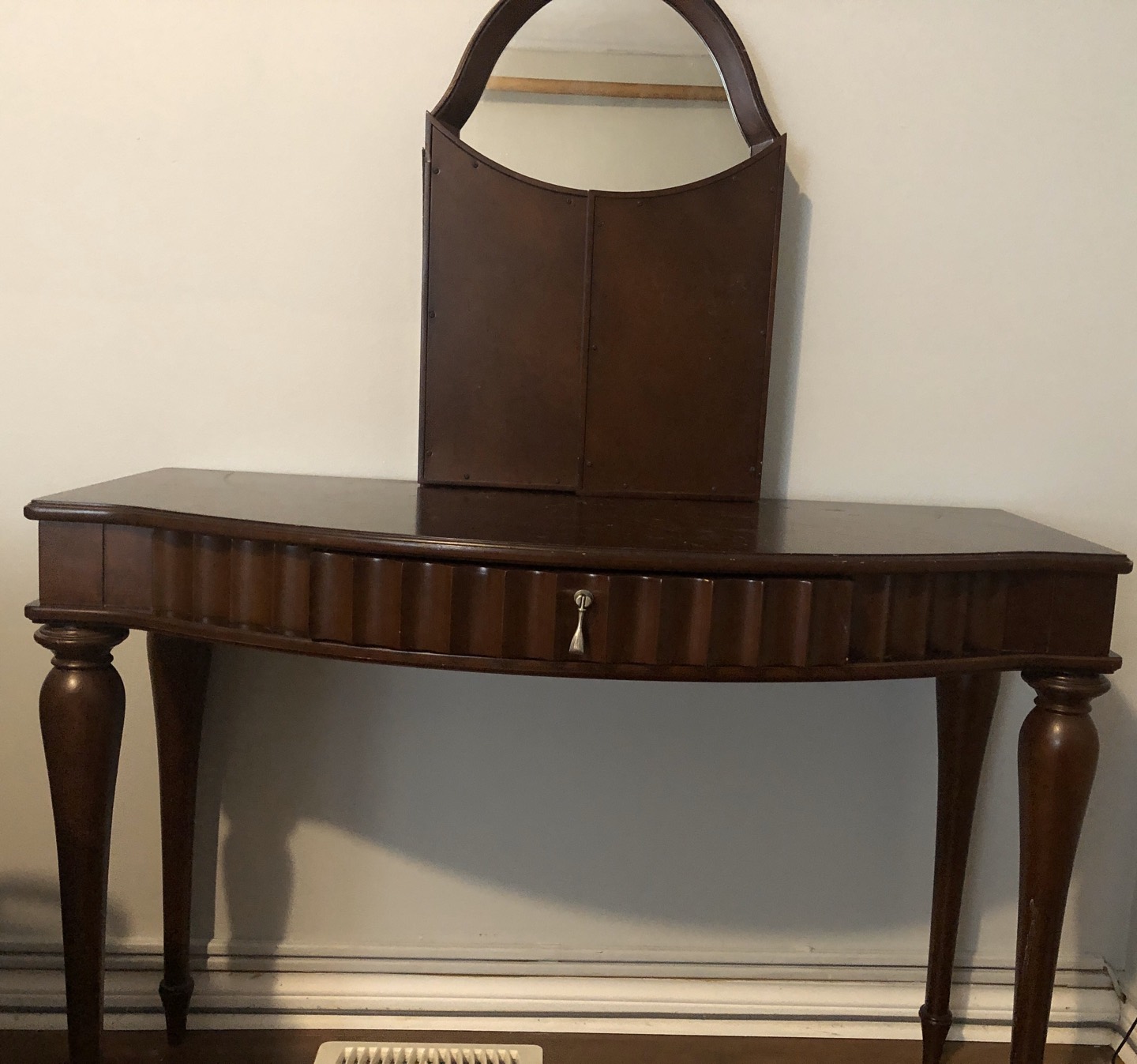 Dresser table with mirror