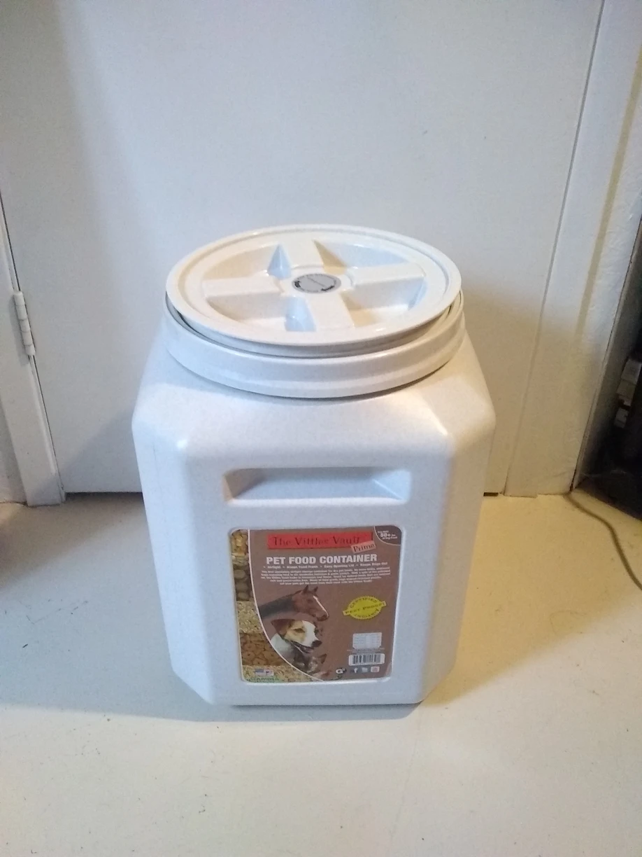 Gamma Vittles Vault Stackable Container, 50 lbs thumbnail