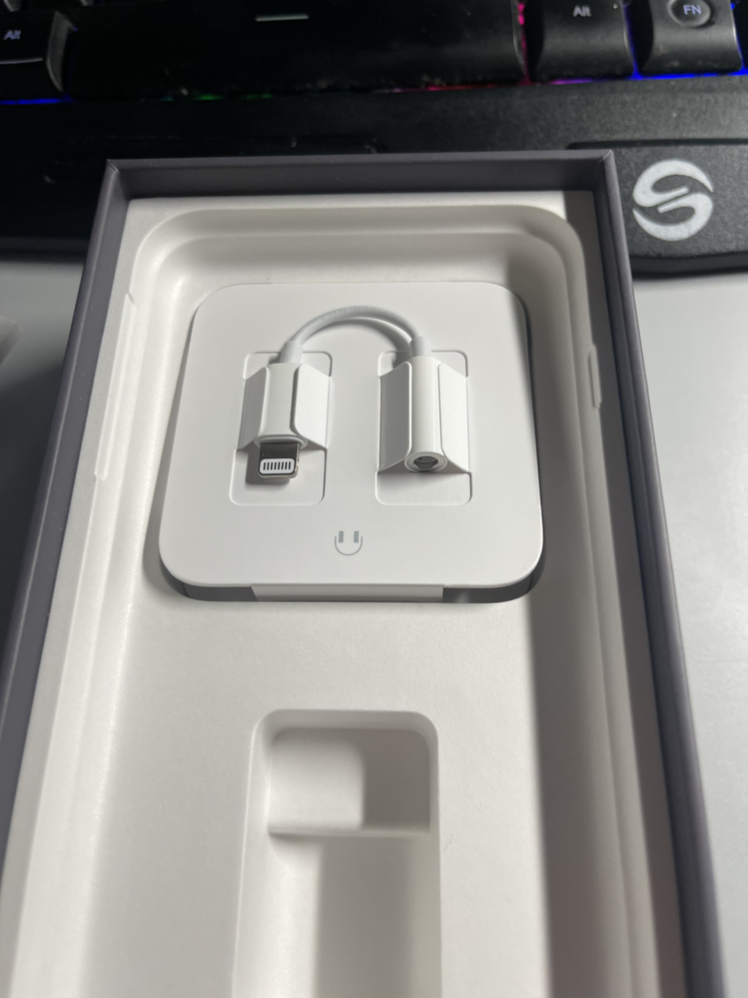 Selling Iphone 8 plus 256GB Space Grey image indicator(5)