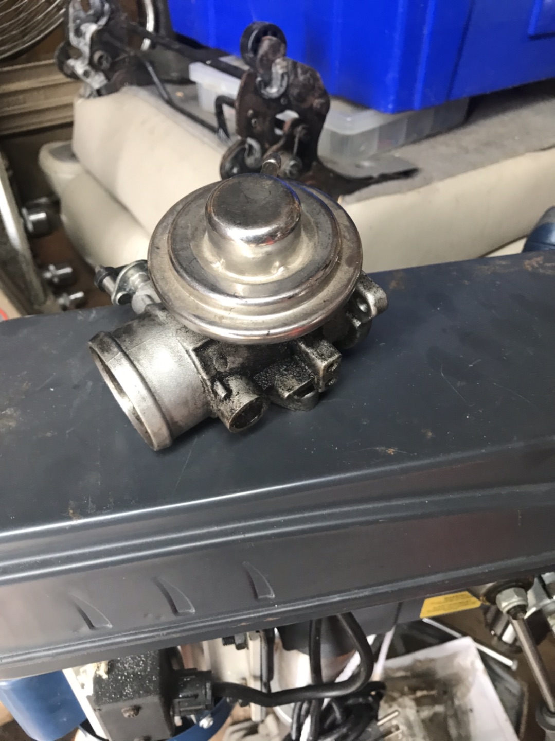 Volkswagen EGR valve - photo 2