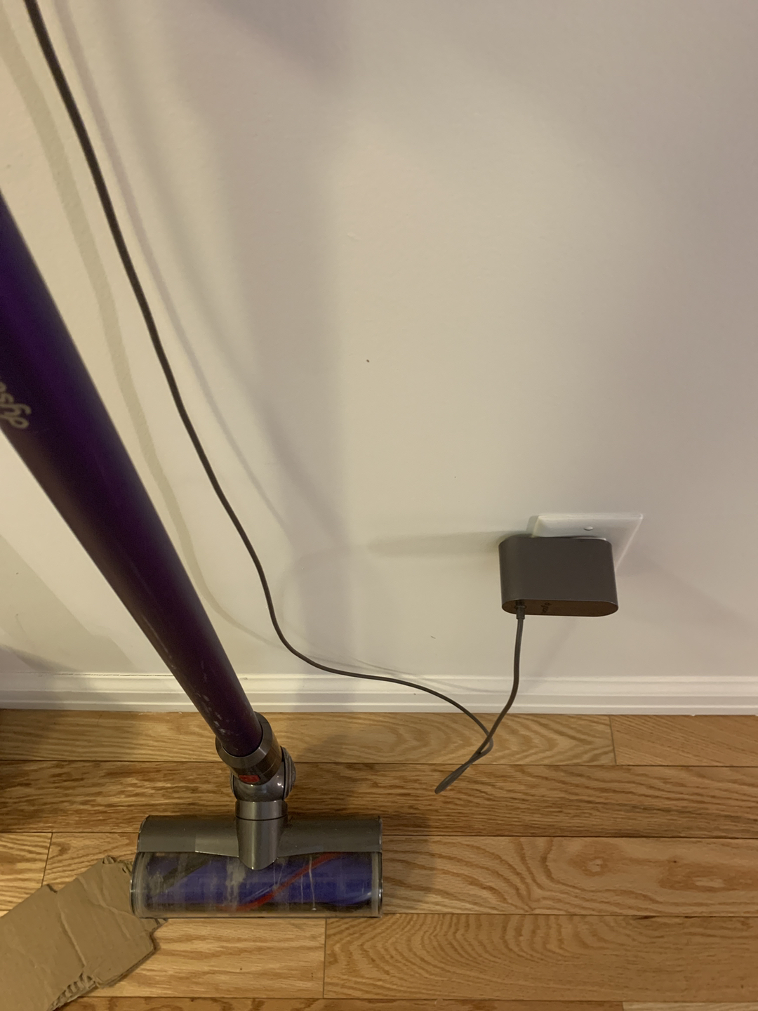 Dyson v8 animal  - photo 2