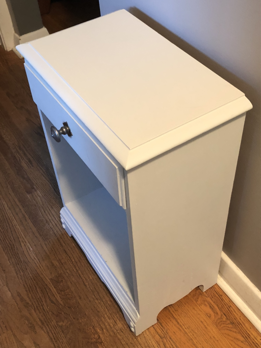 Beautiful refinished end table - photo 2