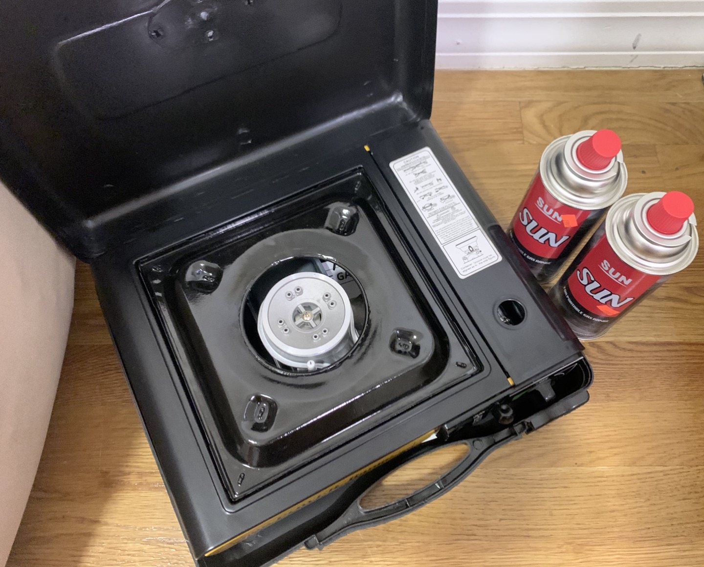 Butane stove w/ carrying case - photo 2