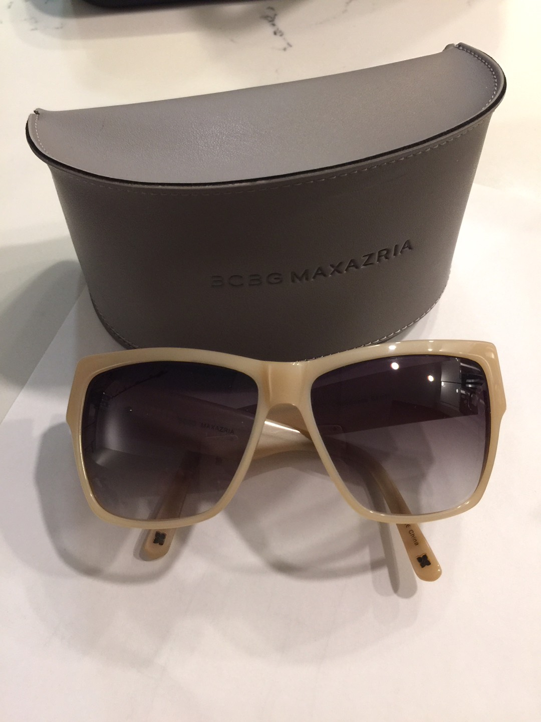 BCBG Maxazria sunglasses! - photo 3