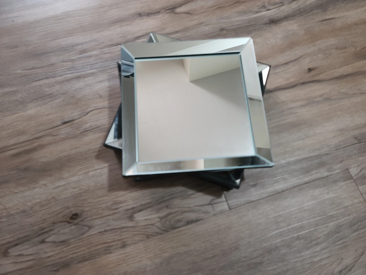 4 Wall decor mirrors