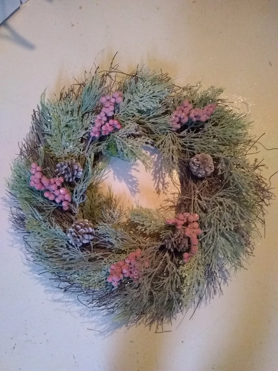 Beautiful Winter Wreath thumbnail