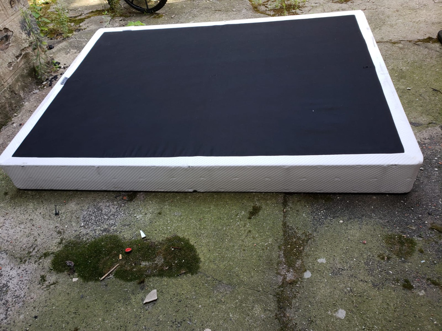 Frame bed queen size