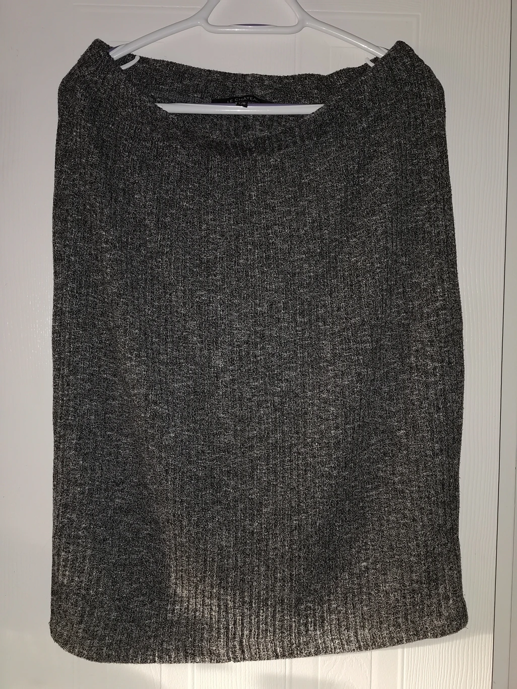 Gray skirt for sale thumbnail