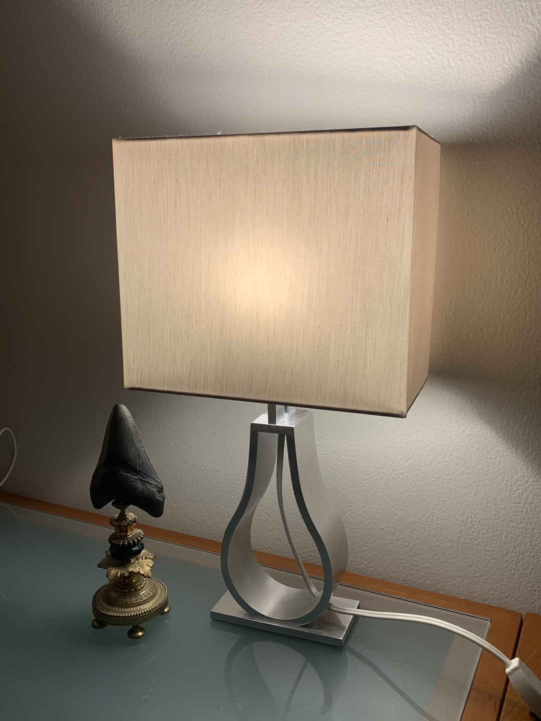 Table lamp with a LED bulb - photo 3