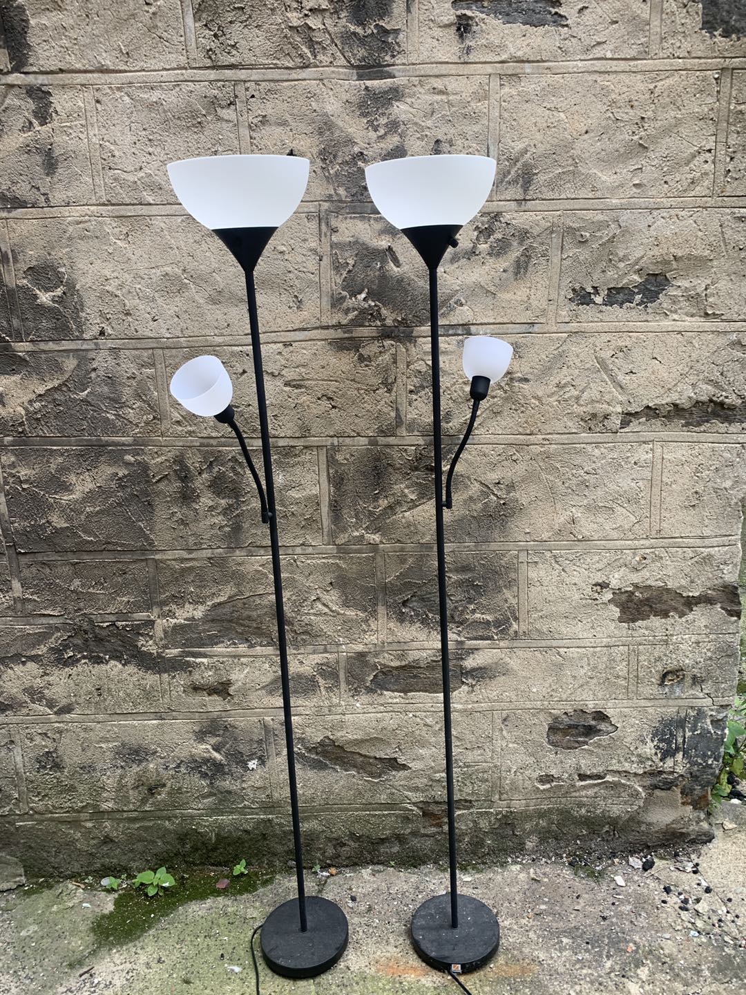 2 led lights 