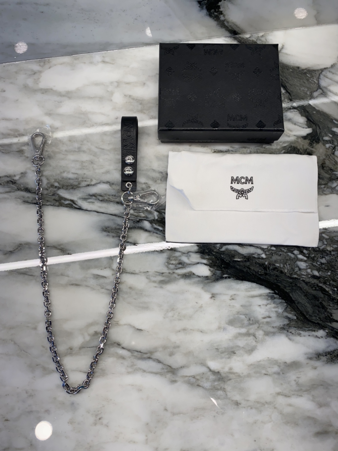 New MCM pocket chain Keys / wallets in silver & black leather - photo 2
