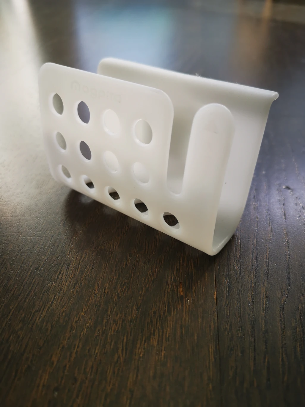 Magnetic Sponge Holder
