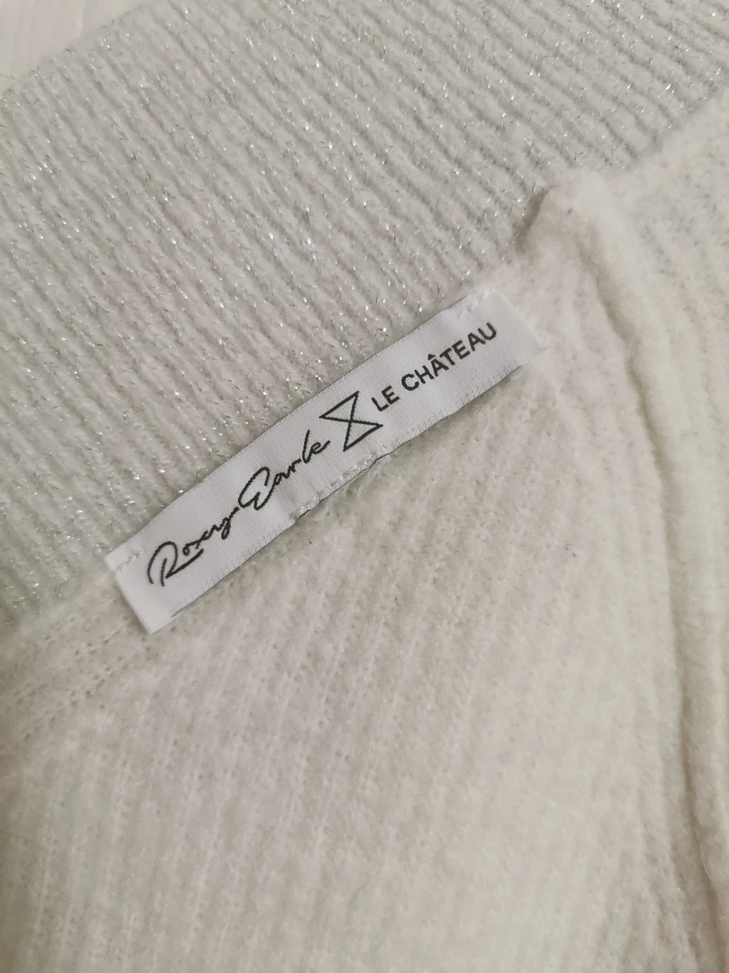 Le Chateau sweater image indicator(3)