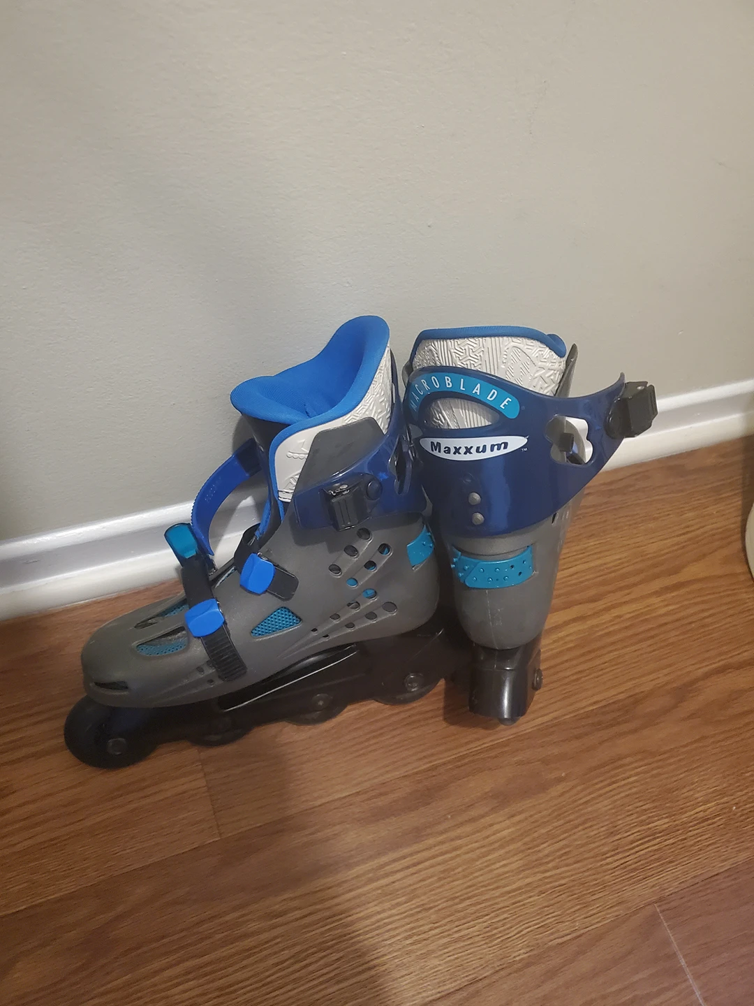 womans 26 size Rollerblades - photo 2