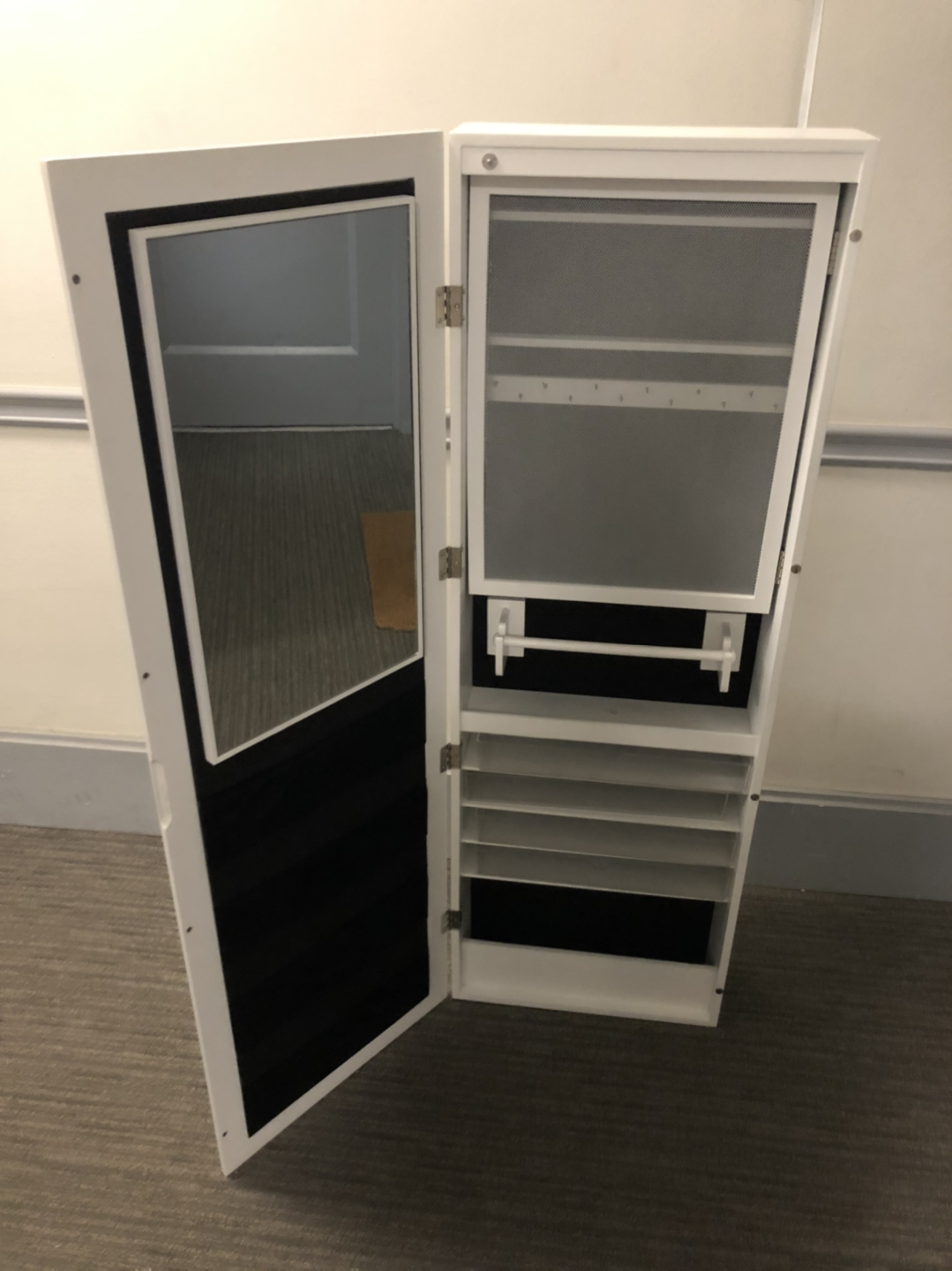 Jewelry Mirror Cabinet - photo 2