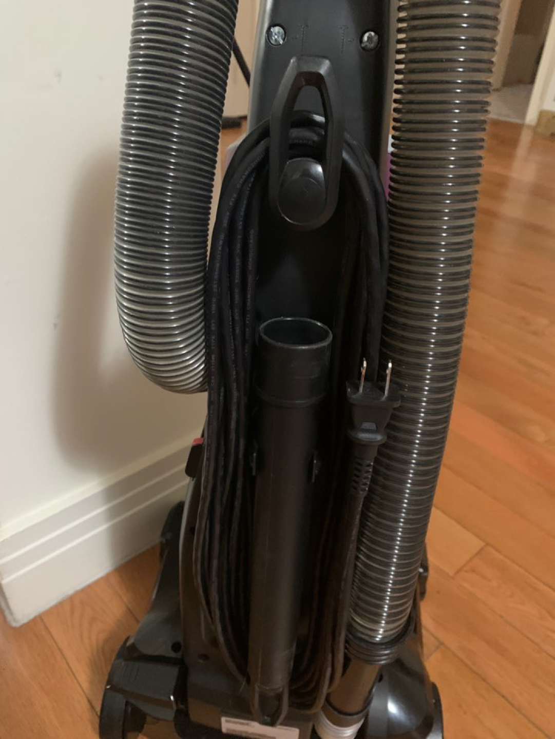 Bagless Bissell Vacuum  - photo 3