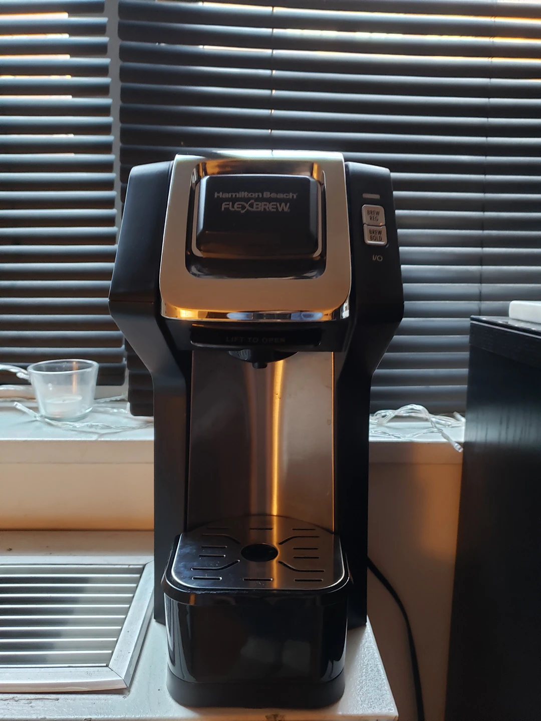 Hamilton Beach flexbrew single serve plus coffee maker
