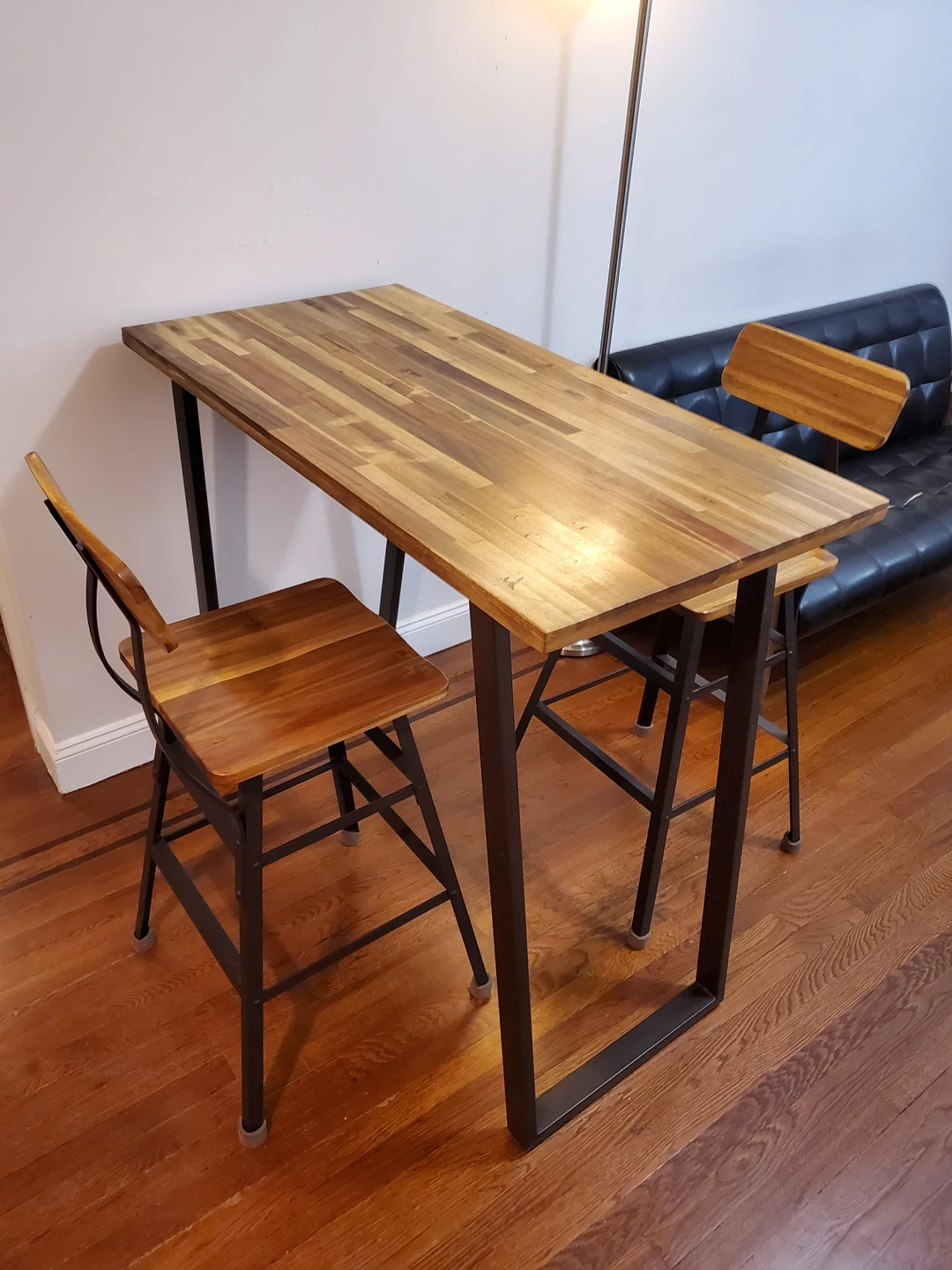 bar table & chairs - photo 2