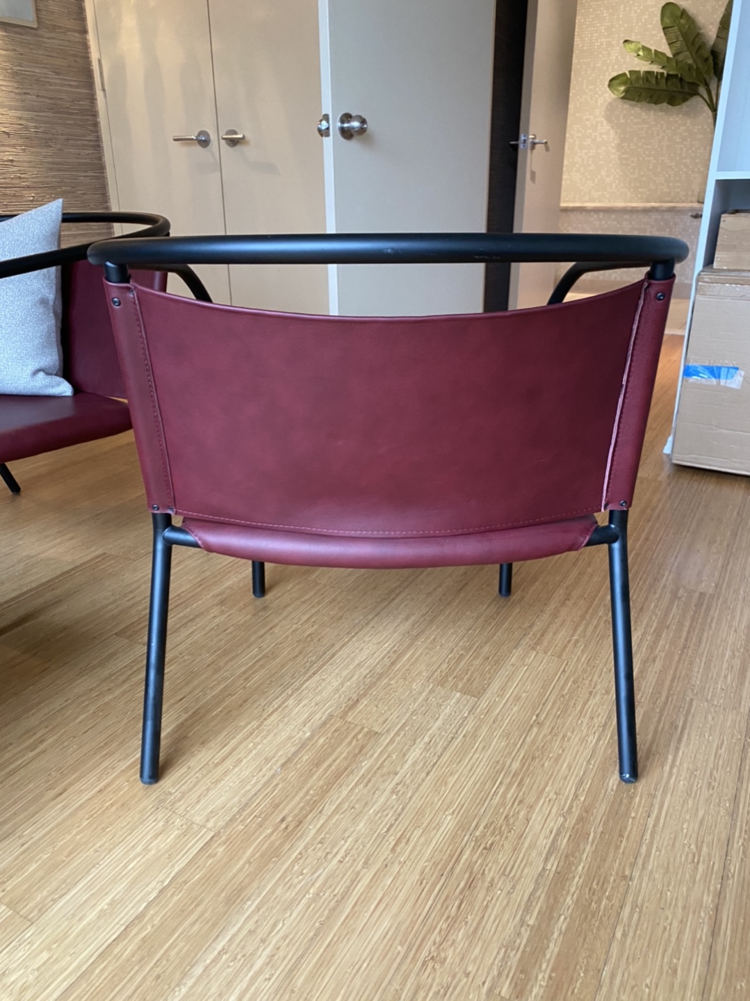 Red / maroon modern leather armchair w/ black frame lounge chair - photo 5