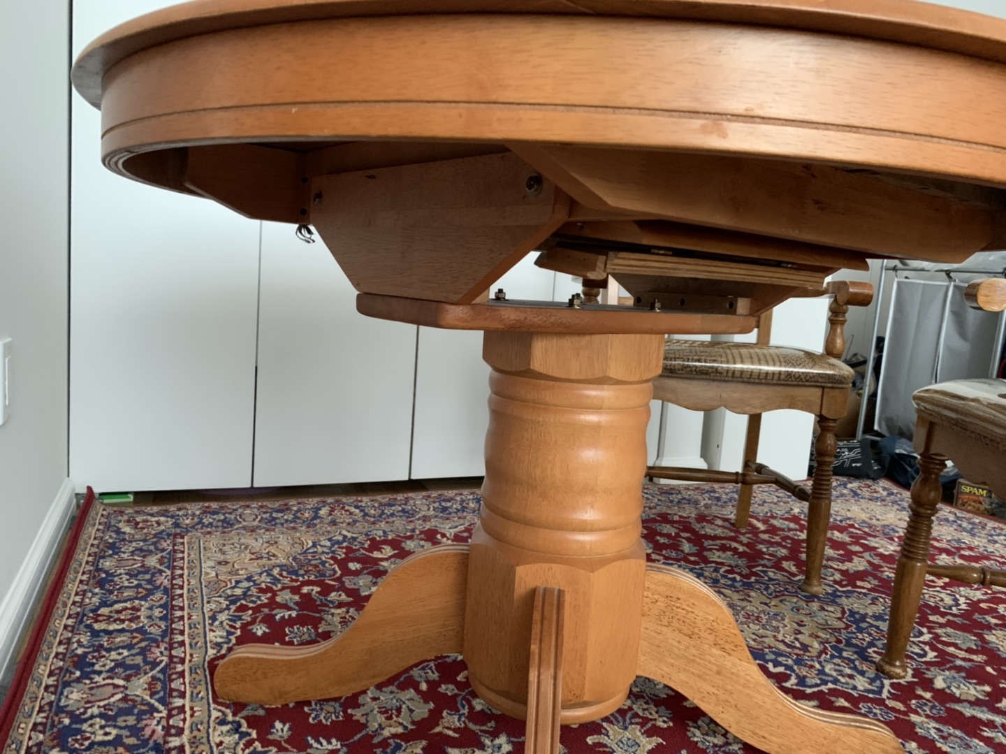 Beautiful Wood Dining Table (expendable) + 2 chairs - photo 2