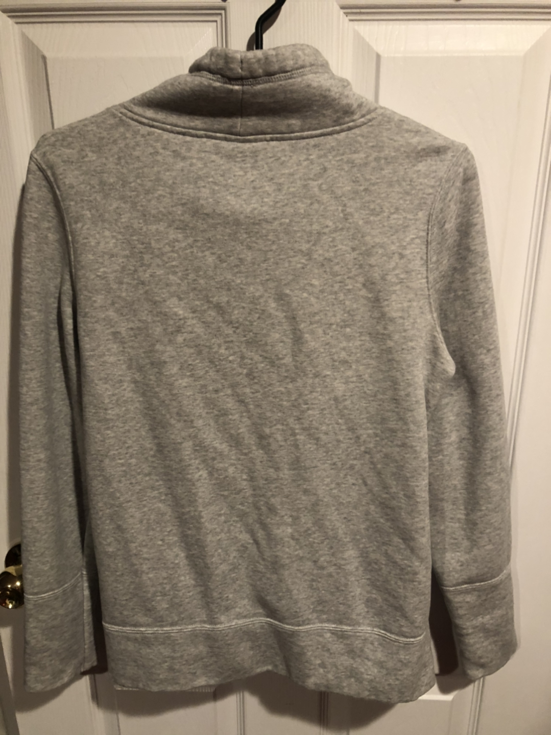 Like-new Puma Sweater image indicator(2)