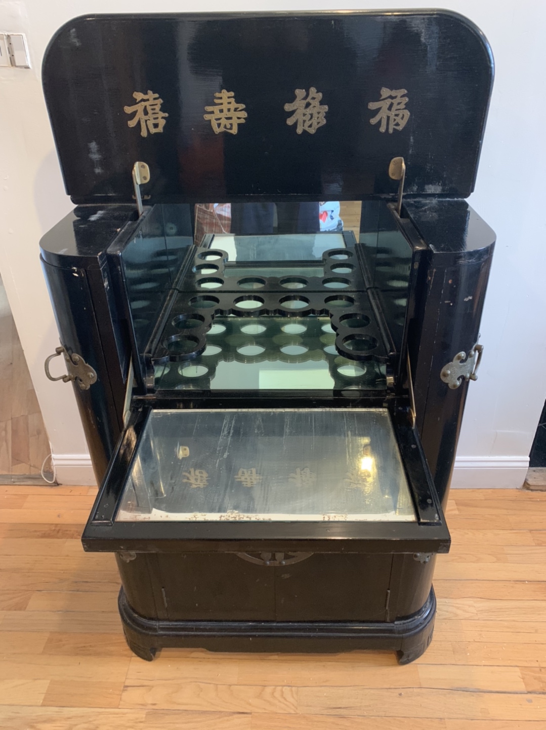 Antique Bar  - photo 2