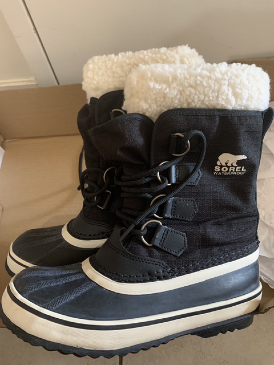 New sorel boots size6