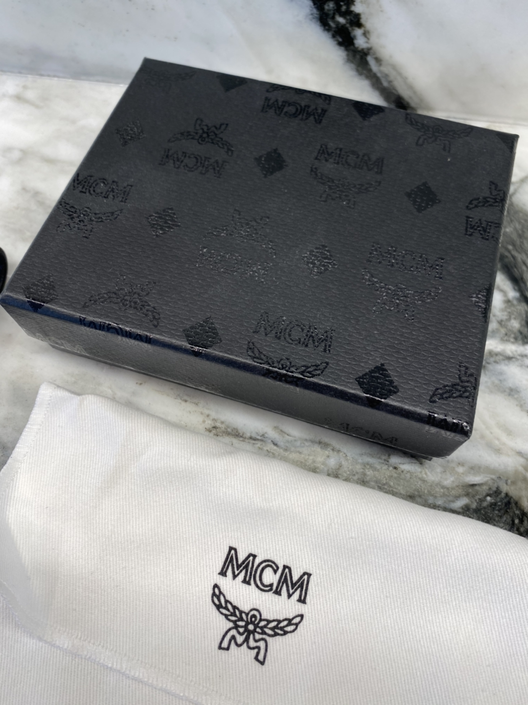 New MCM pocket chain Keys / wallets in silver & black leather - photo 4