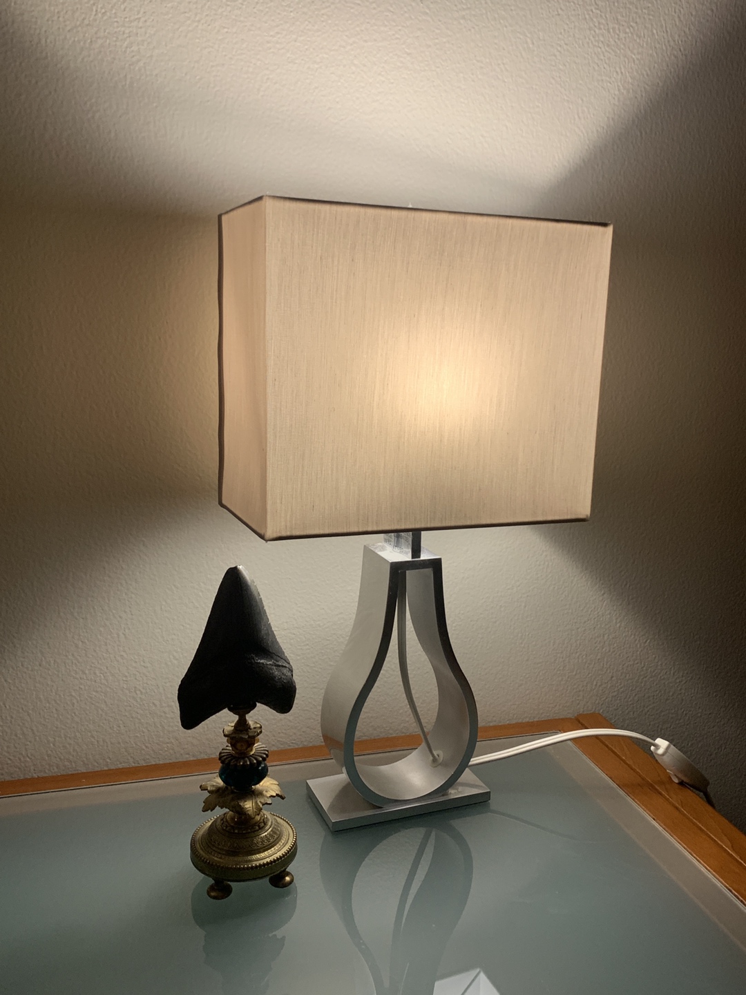 Table lamp with a LED bulb - photo 2