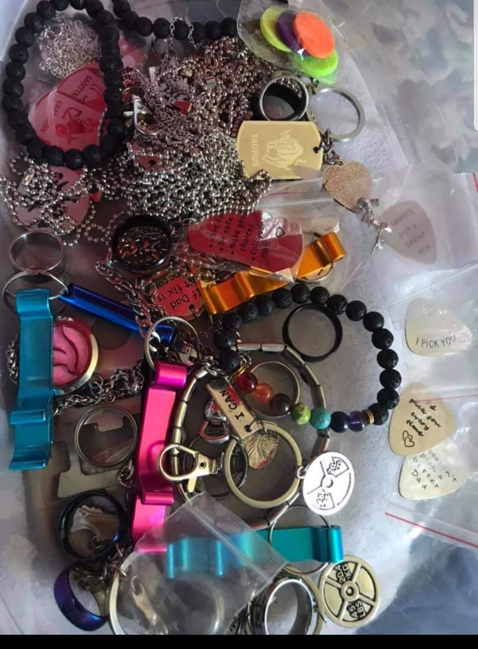 box of assorted jewelry thumbnail
