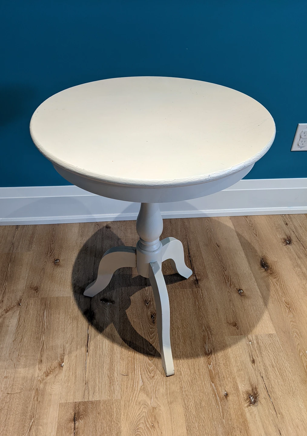 Off-white Pedestal / Side Table - $21 OBO thumbnail