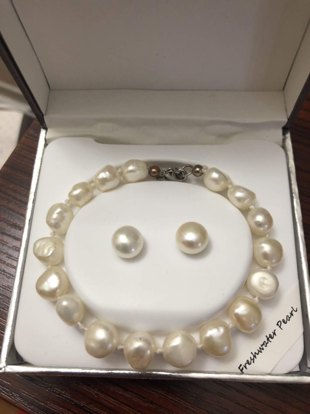 Earring and bracelet 
