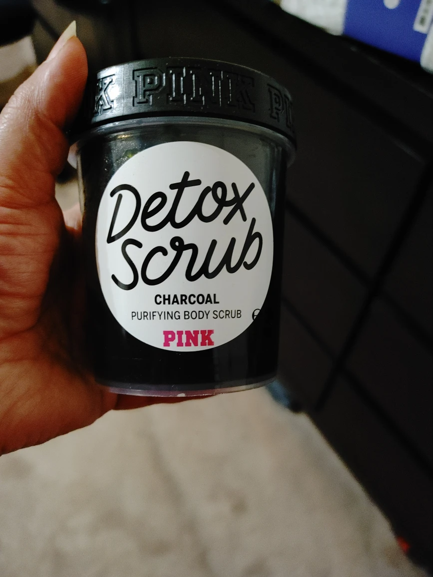 charcoal detox scrub - photo 2