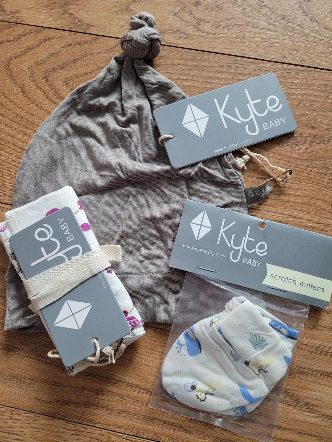 Kyte Baby Cap, Scratch Mittens, Washcloth BNIB