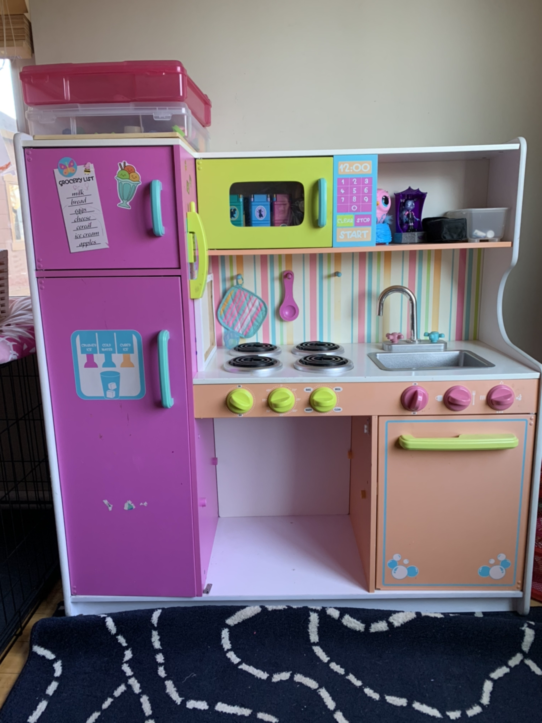 KidKraft play kitchen 