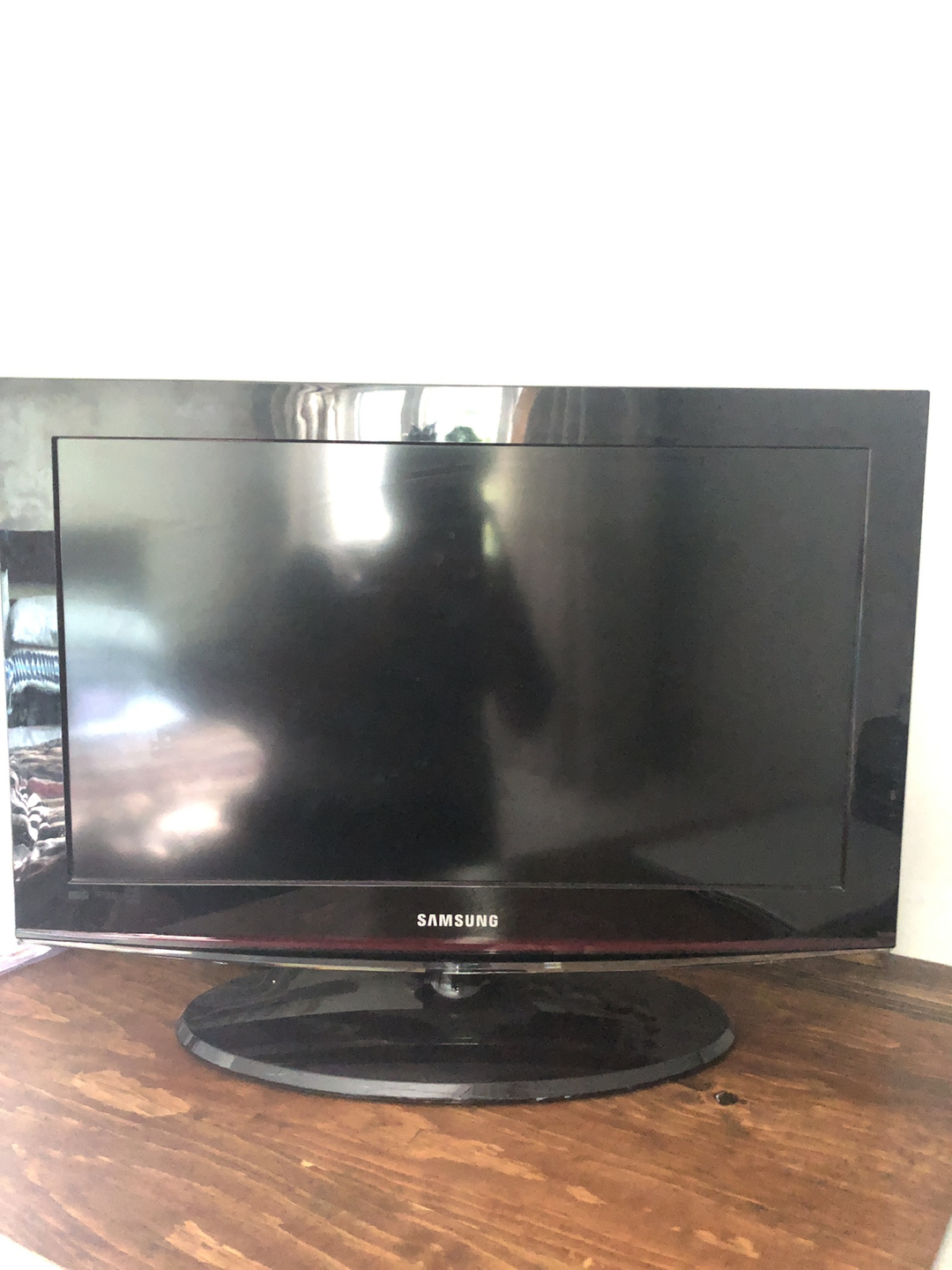 Samsung TV 26 Inches for Sale in Excellent Condition thumbnail
