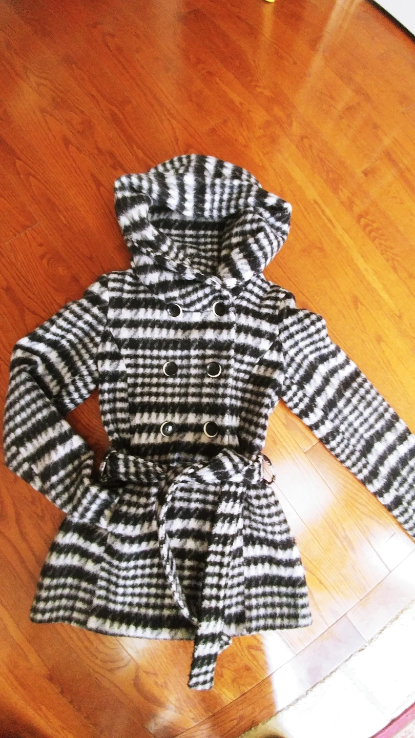 ladies winter coat. priced for quick sell thumbnail