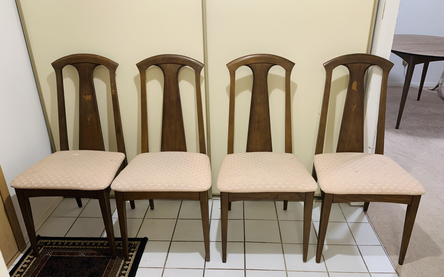 4 wooden chairs thumbnail