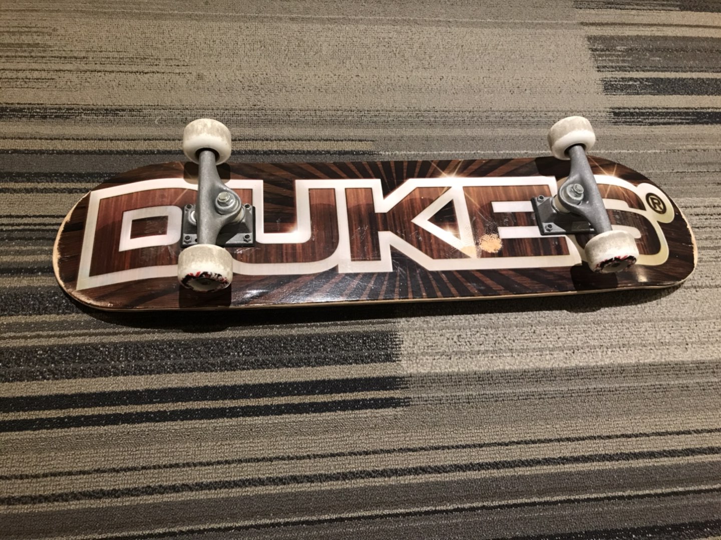Dukes Skateboard thumbnail