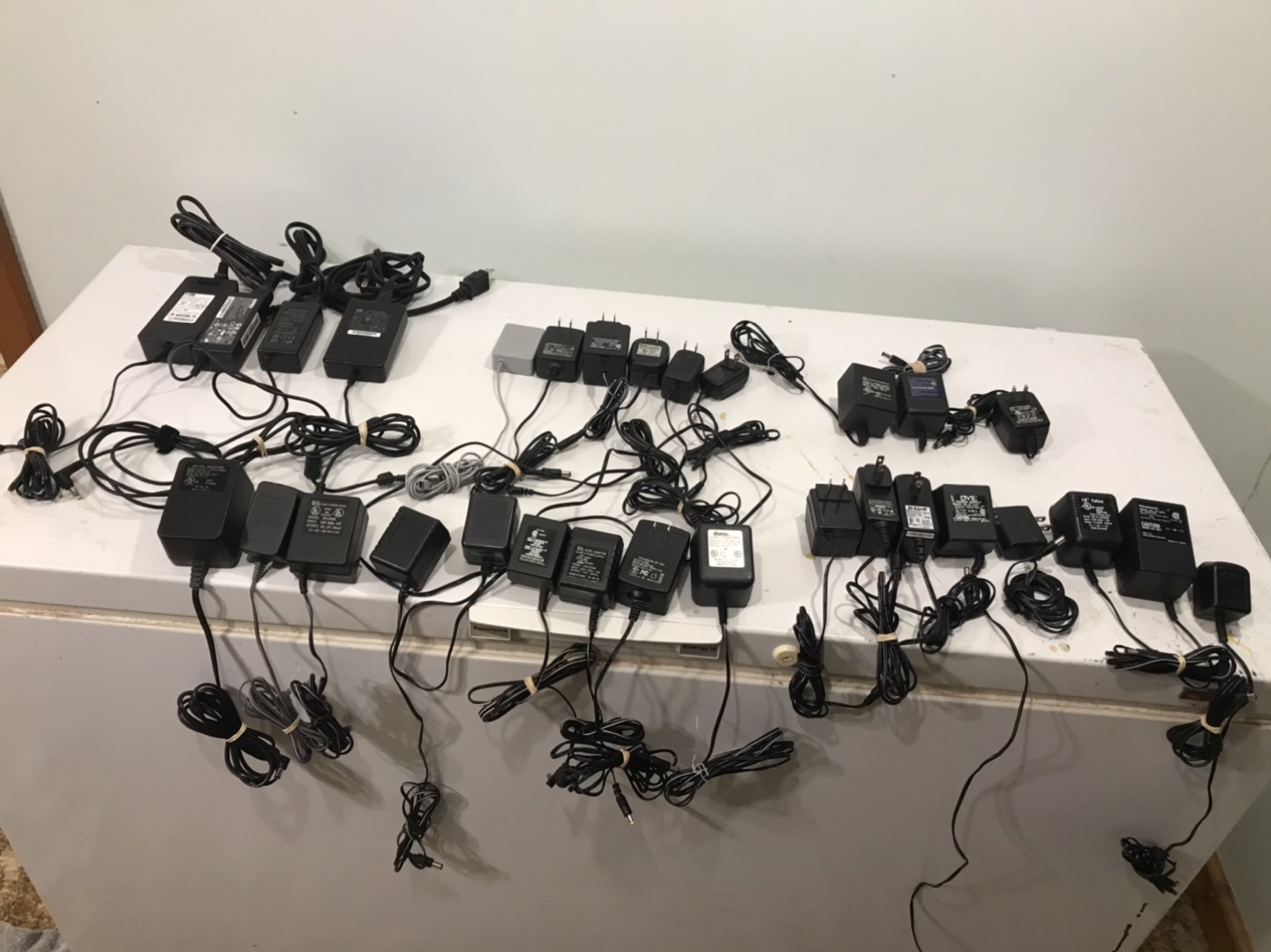 Lot of power supplies 