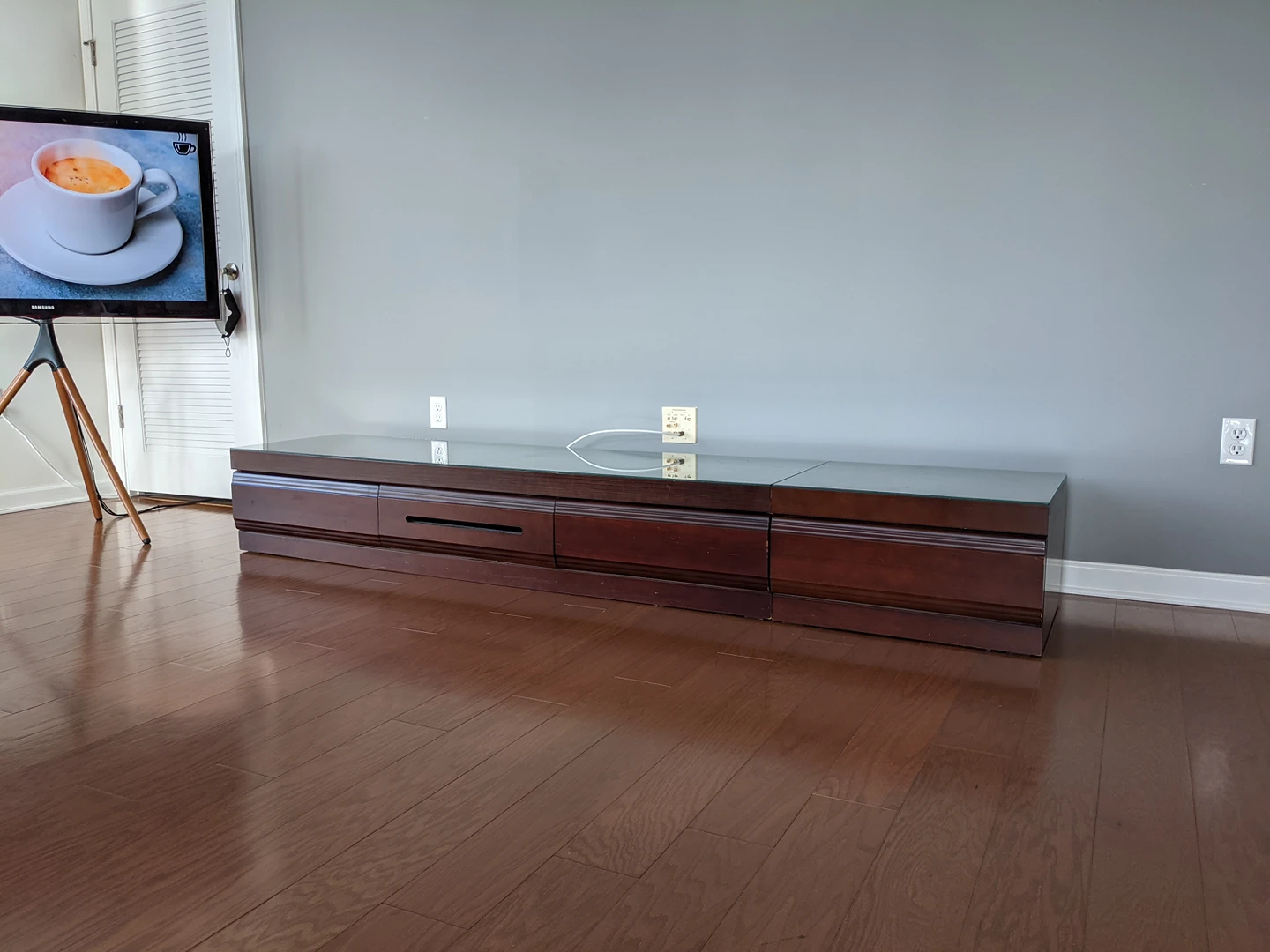 Gorgeous Dark Walnut TV Stand w/ Glass Top - photo 4