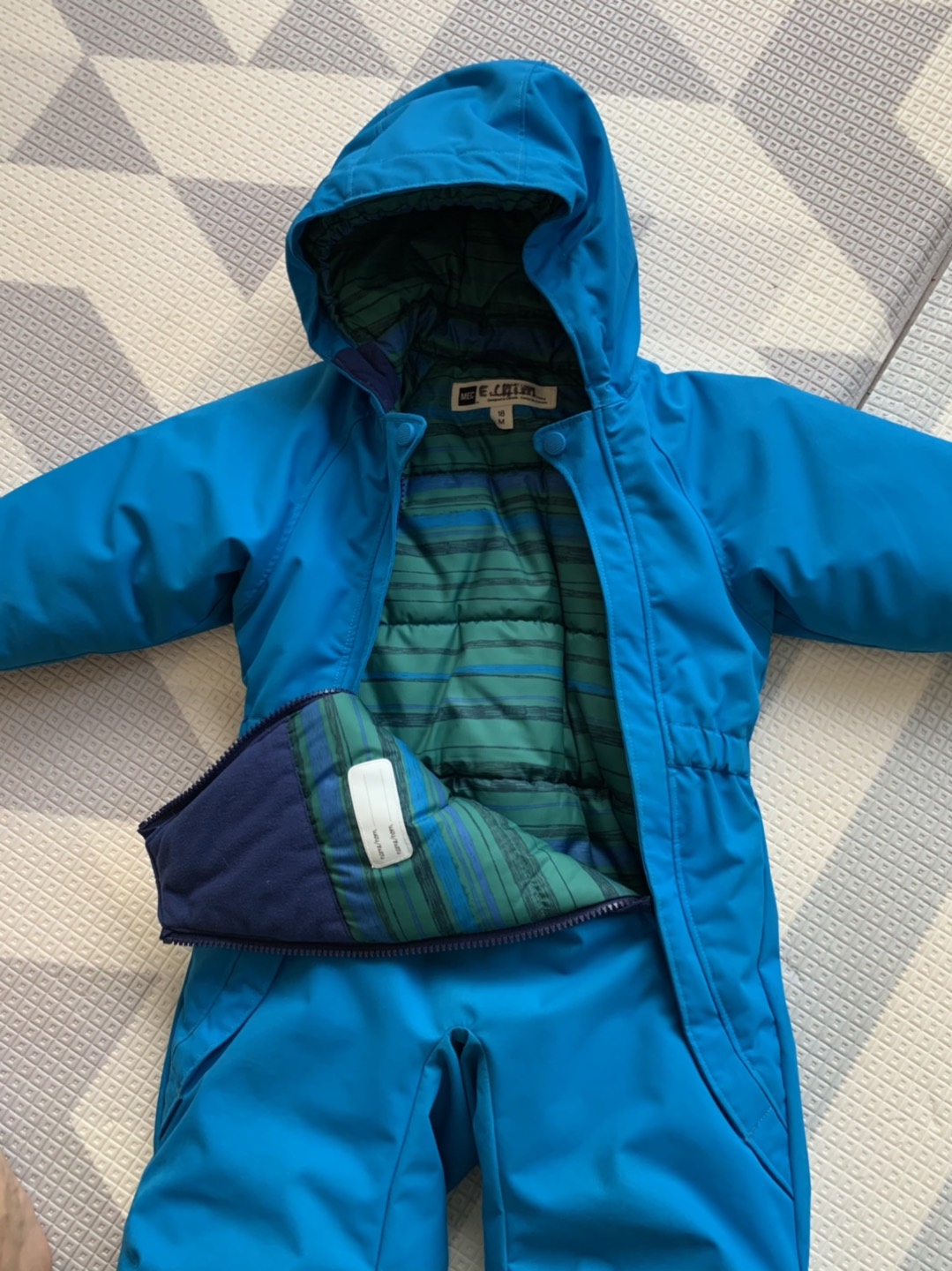 Mec Snowsuit. Size 18M - photo 2