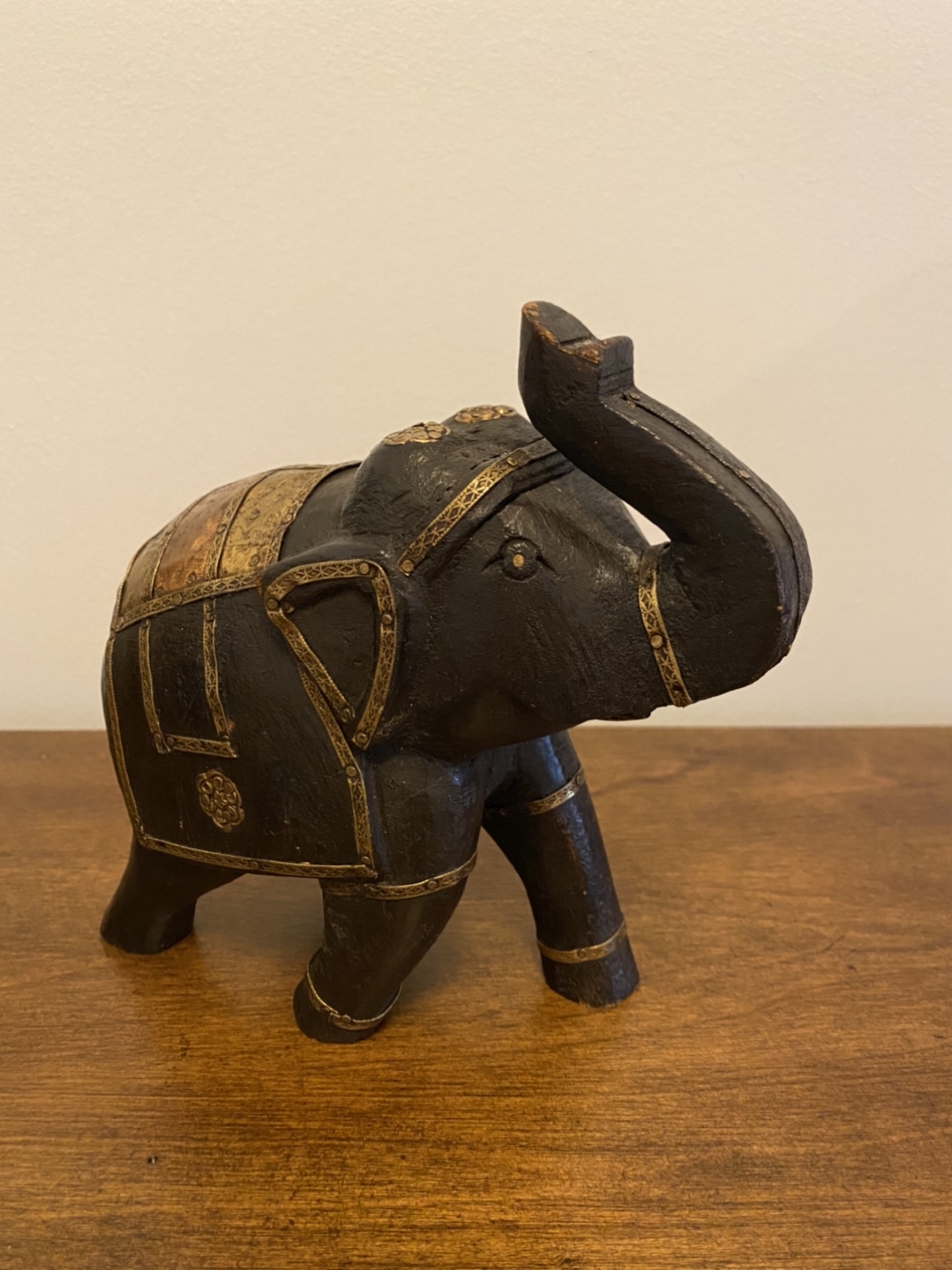 Wood elephant with gold and brass metal decorations.  - photo 2