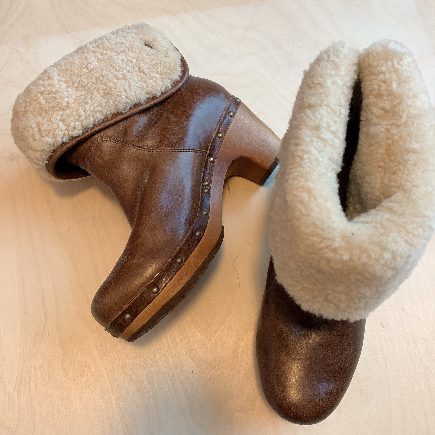 Ugg Lynnea Boots 👢 thumbnail