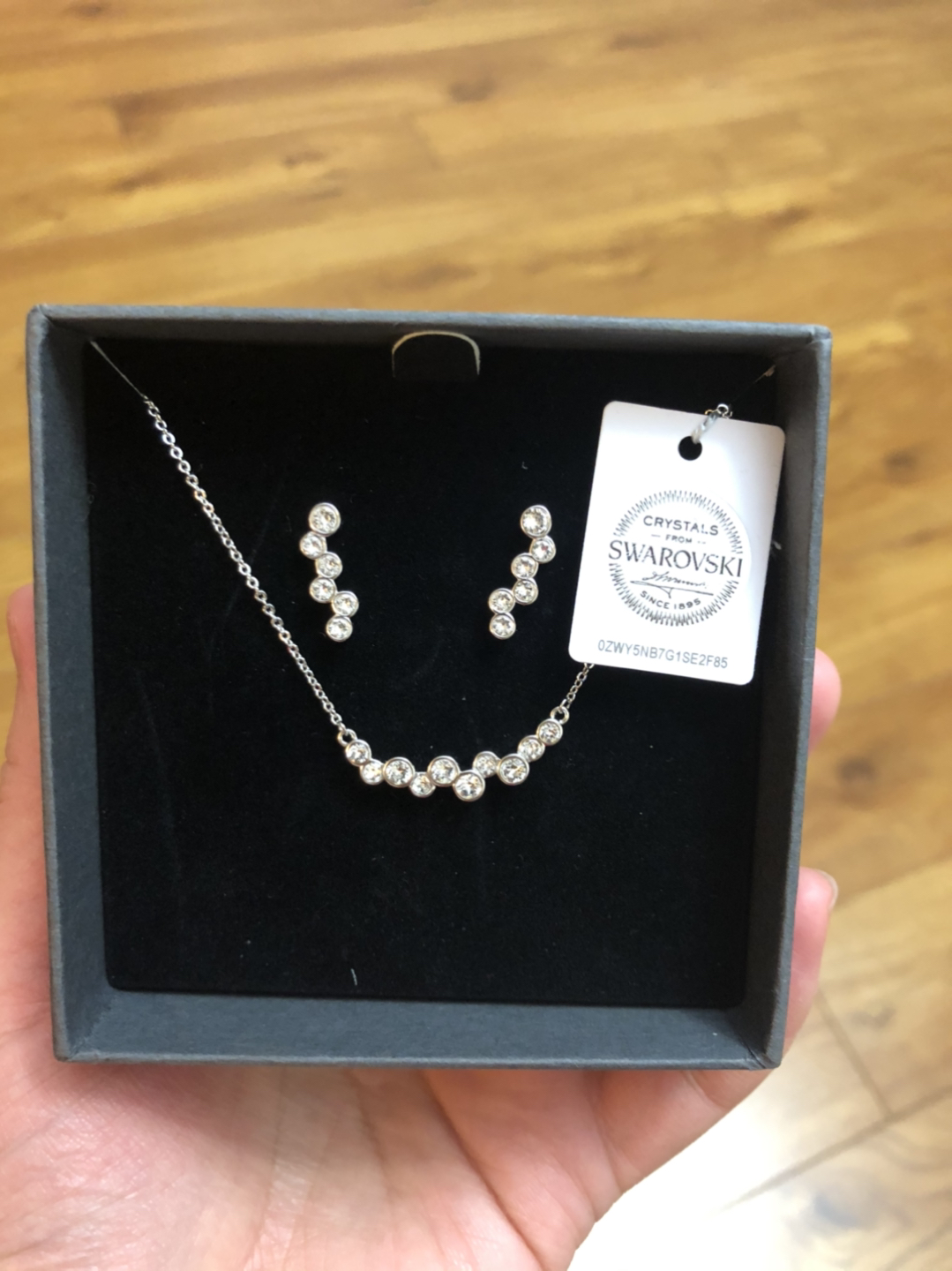 Necklace and earring 
