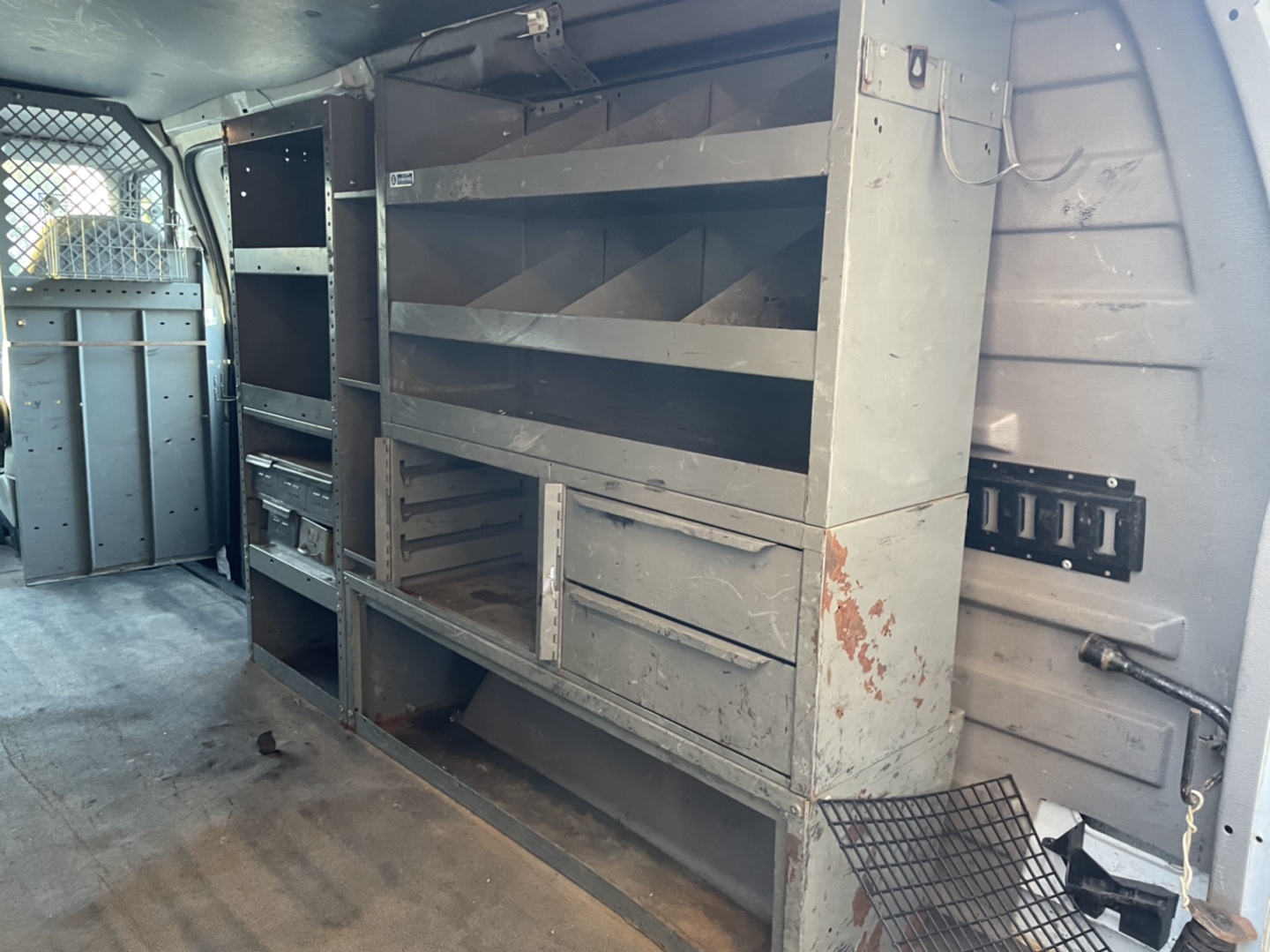 Metal shelves for a van image indicator(2)